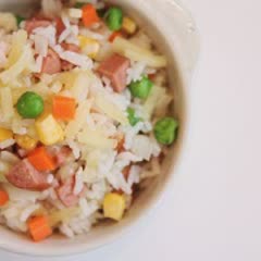 Cách Làm Cơm Chiên Dương Châu Phô Mai Đơn Giản