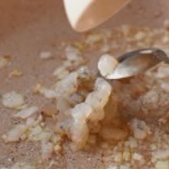 Cách làm Cơm Chiên Thơm hấp dẫn cho bữa cơm gia đình
