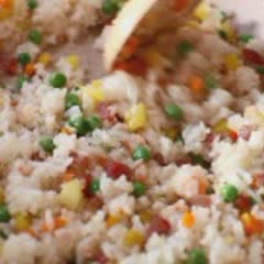 Cách làm Cơm Chiên Thơm hấp dẫn cho bữa cơm gia đình