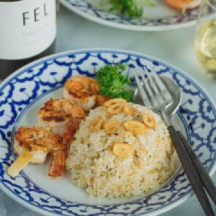 Cách làm cơm chiên tỏi tôm nướng