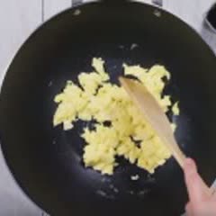 Cách làm Cơm chiên trứng ngũ vị