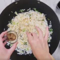 Cách làm Cơm chiên trứng ngũ vị