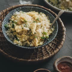 Cách làm Cơm chiên trứng ngũ vị