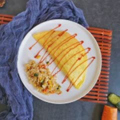 Cách làm cơm chiên trứng rau củ - Omelet