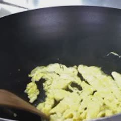 Cách làm Cơm chiên trứng tỏi kiểu Nhật