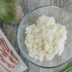 Cách làm Cơm chiên xoài và thịt hun khói