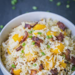 Cách làm Cơm chiên xoài và thịt hun khói