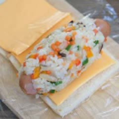 Cách làm cơm cuộn bánh mì chiên giòn