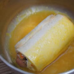 Cách làm cơm cuộn bánh mì chiên giòn