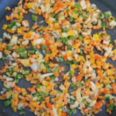 Cách làm cơm cuộn bánh mì chiên giòn