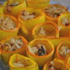 Cách làm Cơm Cuộn Bí Đỏ bắt mắt ngon miệng đãi người thân