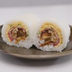 Cách làm cơm cuộn quẩy giòn
