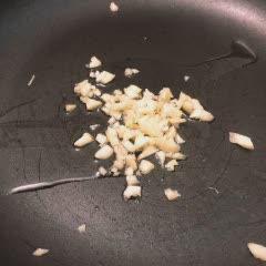 Cách làm Cơm gạo lứt chiên kimchi thịt băm đậu que