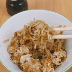 Cách làm cơm nấu mì ramen