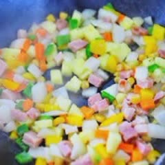 Cách làm Cơm Rang Thơm ngon chuẩn hương vị Thái Lan 