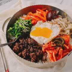 Cách làm Cơm trộn Hàn Quốc - Bimbimbap