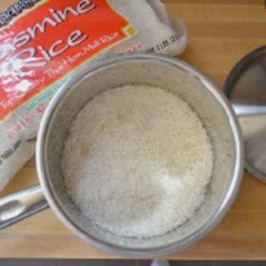 Cách làm cơm trộn xoài chua ngọt