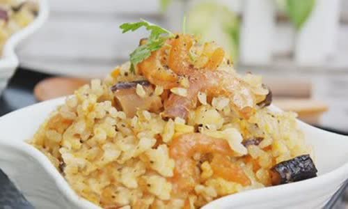 Cách Làm Cơm Xào Bí Đỏ Cùng Nấm Đông Cô Và Tôm Khô