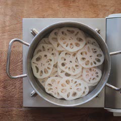 Cách làm củ sen om mặn ngọt