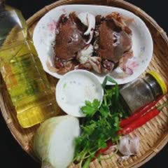 Cách làm Cua Rang Muối thơm hương hành tây cực hấp dẫn