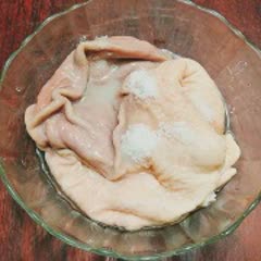 Cách làm dạ dày heo om nước dừa