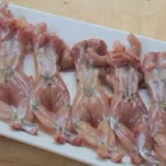 Cách làm Ếch Xóc Tỏi cay nồng, đậm đà cho bữa ăn gia đình
