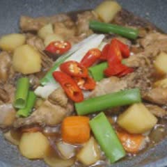 Cách làm gà kho rau củ nước tương