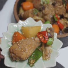 Cách làm gà kho rau củ nước tương