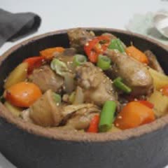 Cách làm gà kho rau củ nước tương