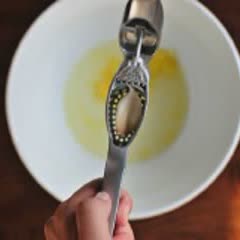 Cách làm Gà Nướng Húng Quế thơm lừng đãi cả nhà cuối tuần