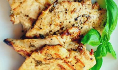 Cách làm Gà Nướng Húng Quế thơm lừng đãi cả nhà cuối tuần