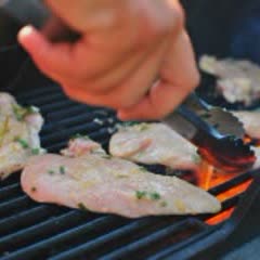 Cách làm Gà Nướng Húng Quế thơm lừng đãi cả nhà cuối tuần