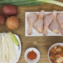 Cách làm gà om kim chi