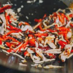 Cách làm Gà Xào Măng Tươi thơm ngon đơn giản đãi cả nhà