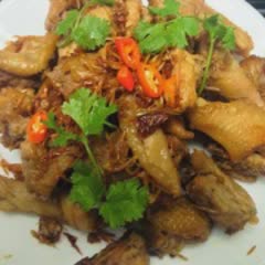 Cách làm Gà Xào Sả Ớt đậm đà thơm nồng cho ngày mưa 