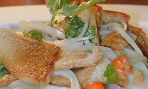 Cách Làm Giò Lụa Chiên Trộn Hành Tây Cực Thơm Ngon