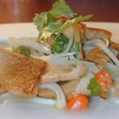 Cách Làm Giò Lụa Chiên Trộn Hành Tây Cực Thơm Ngon