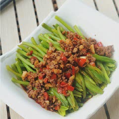 Cách làm hoa kim châm trộn sốt thịt băm