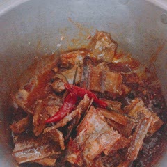 Cách làm khô cá hố kho tiêu