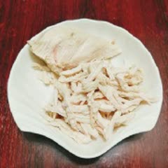 Cách làm khô gà lá chanh ngon chuẩn