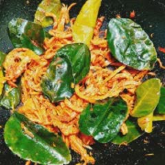 Cách làm khô gà lá chanh ngon chuẩn