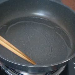 Cách làm khô mực xào me chua ngọt