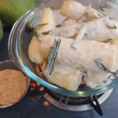 Cách làm Khoai Mì Hấp Nước Cốt Dừa thơm lừng hương lá dứa