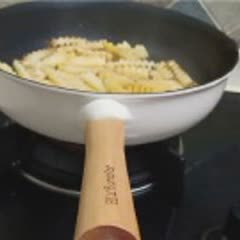 Cách làm khoai mỡ chiên bùi cay