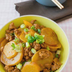 Cách làm Khoai tây kho thịt băm