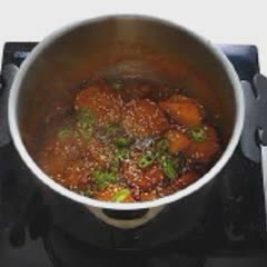 Cách làm khoai tây om cá cơm