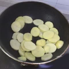Cách làm khoai tây xào tôm