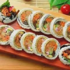 Cách Làm Kimbap Cuộn Chà Bông Thơm Ngon Hấp Dẫn