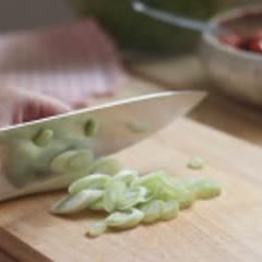 Cách làm Lòng Gà Xào Cay hấp dẫn cho món nhậu cuối tuần