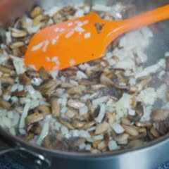 Cách làm lườn gà sốt nấm